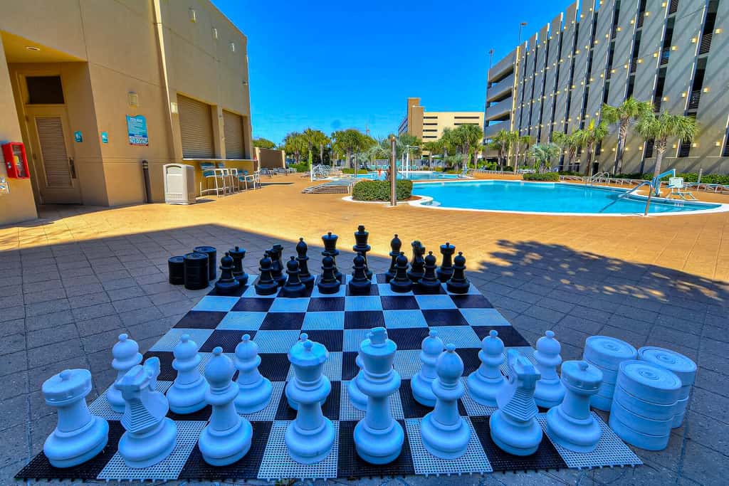 Beachfront Condo with gorgeous views, shared pool & beach access