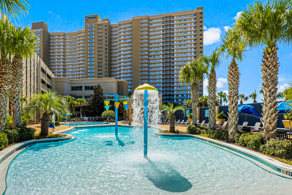 Beachfront Condo with gorgeous views, shared pool & beach access