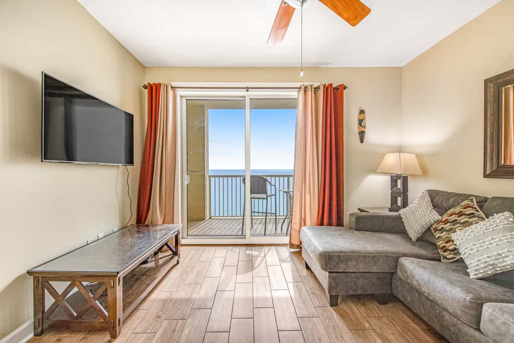 15th-floor Gulf-front condo with beach view, balcony, heated pool, hot tub & gym