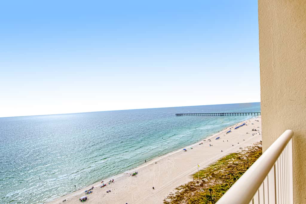 15th-floor Gulf-front condo with beach view, balcony, heated pool, hot tub & gym