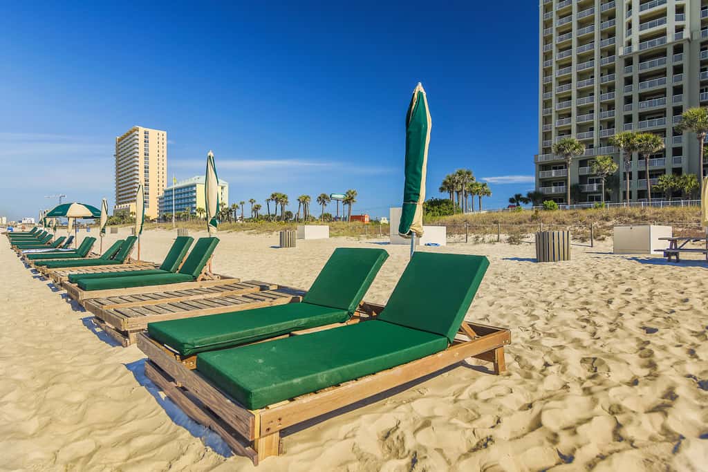 15th-floor Gulf-front condo with beach view, balcony, heated pool, hot tub & gym