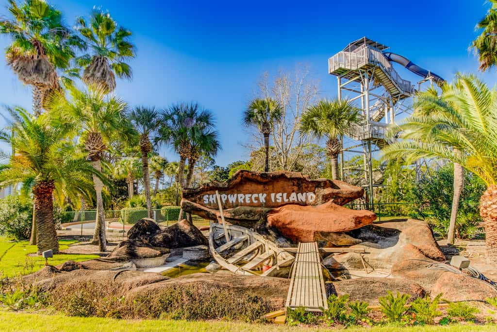 15th-floor Gulf-front condo with beach view, balcony, heated pool, hot tub & gym
