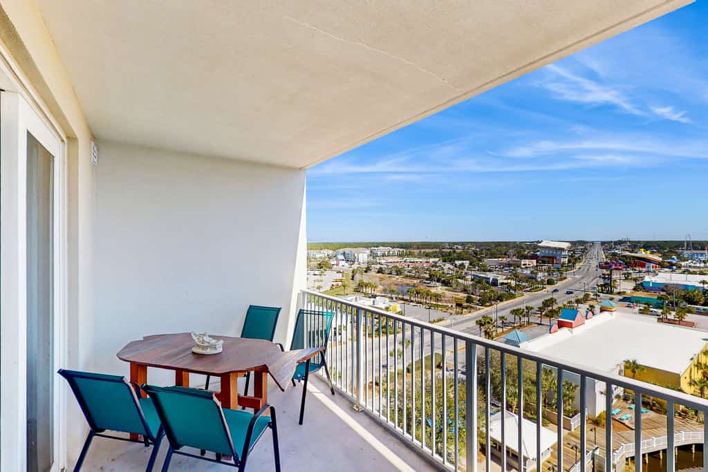 Laketown Wharf  937