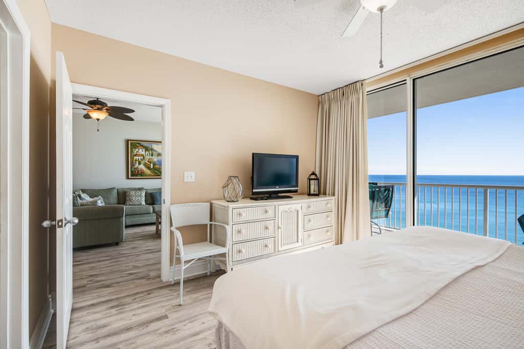 Beachfront condo on 10th floor with 4 shared pools, hot tub, tennis - great views