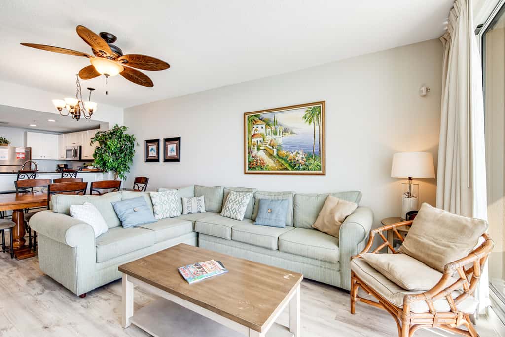 Beachfront condo on 10th floor with 4 shared pools, hot tub, tennis - great views