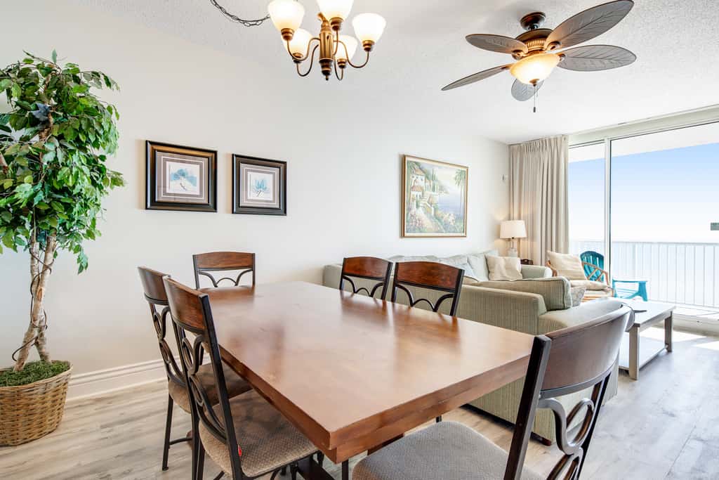 Beachfront condo on 10th floor with 4 shared pools, hot tub, tennis - great views