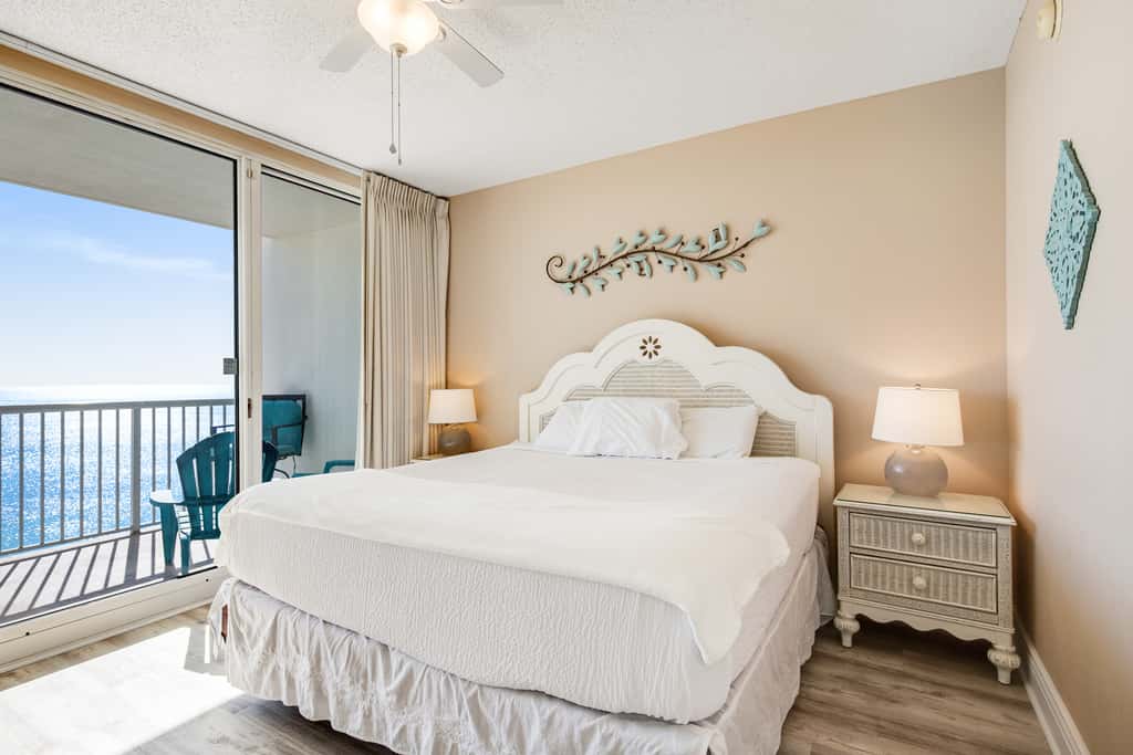 Beachfront condo on 10th floor with 4 shared pools, hot tub, tennis - great views