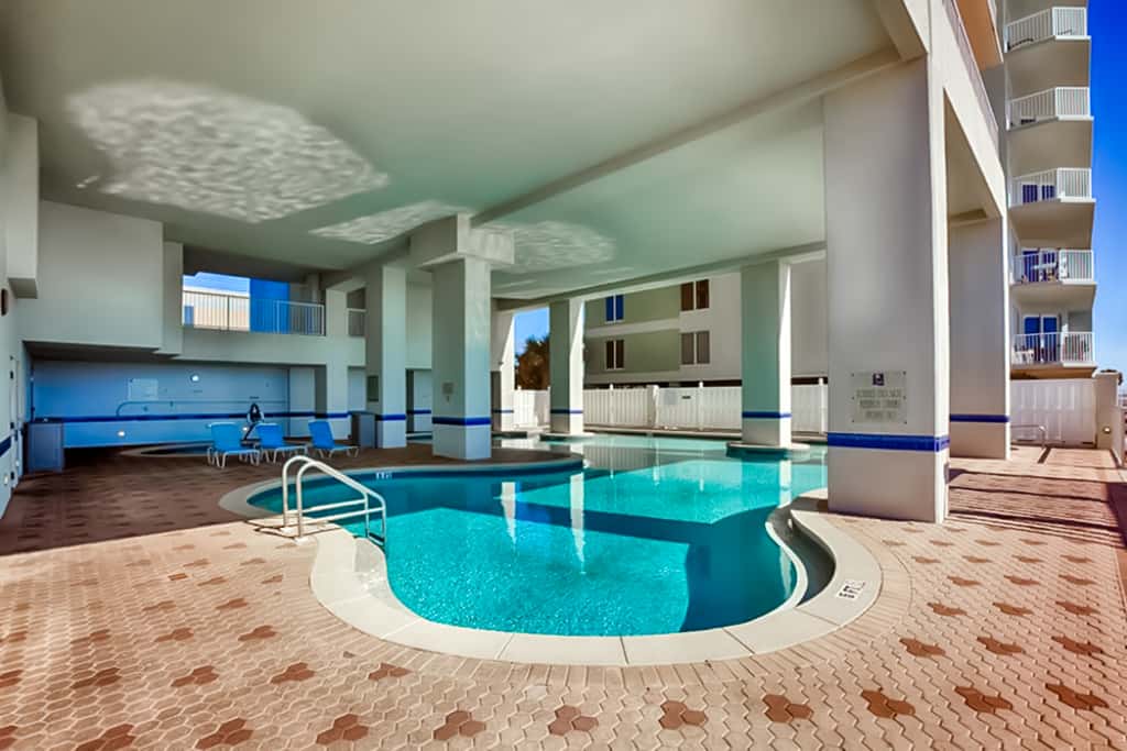 Beachfront condo on 10th floor with 4 shared pools, hot tub, tennis - great views