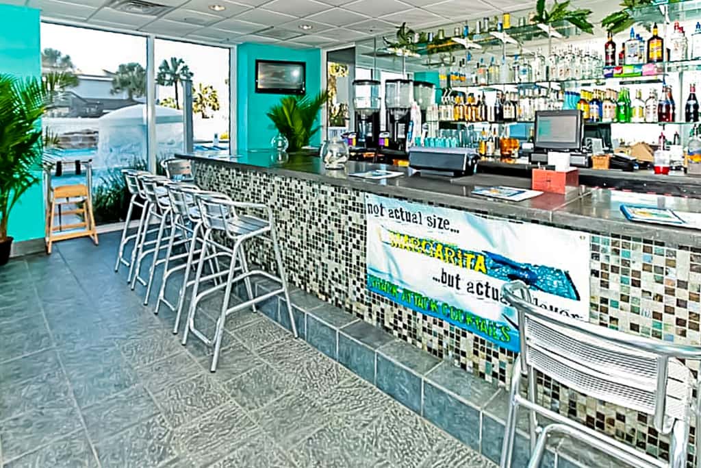 Beachfront condo on 10th floor with 4 shared pools, hot tub, tennis - great views