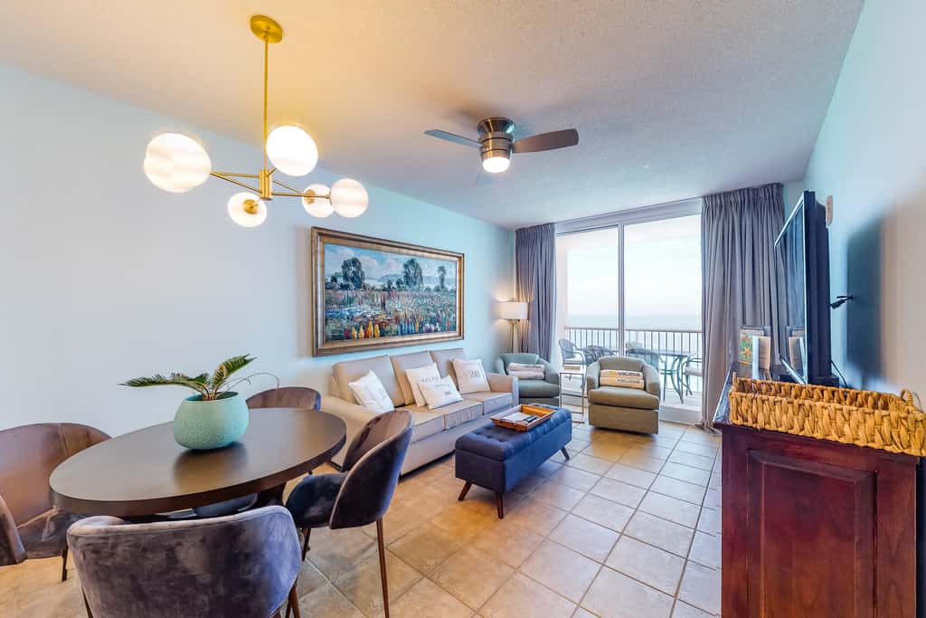 Gorgeous beachfront condo with beach access, 4 pools, hot tub, ocean views
