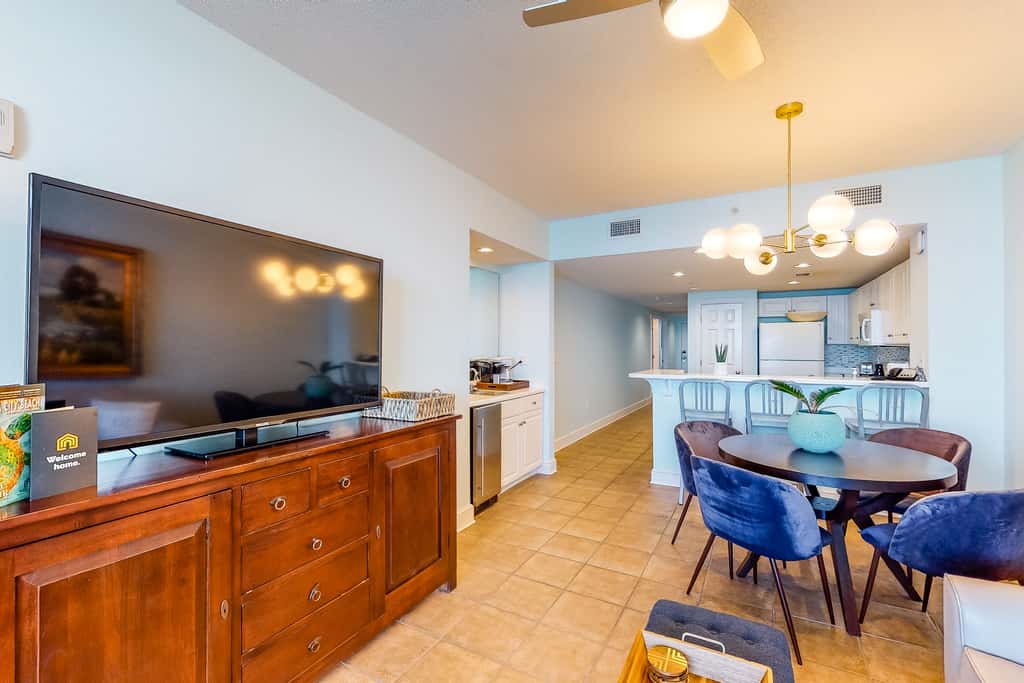 Gorgeous beachfront condo with beach access, 4 pools, hot tub, ocean views