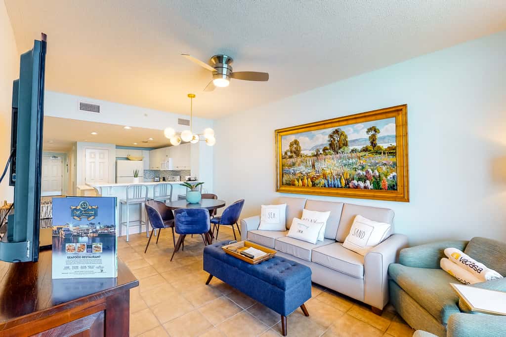 Gorgeous beachfront condo with beach access, 4 pools, hot tub, ocean views