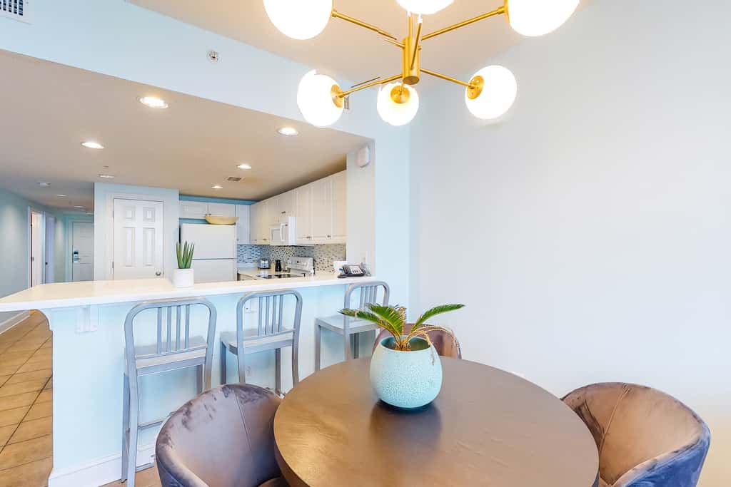 Gorgeous beachfront condo with beach access, 4 pools, hot tub, ocean views