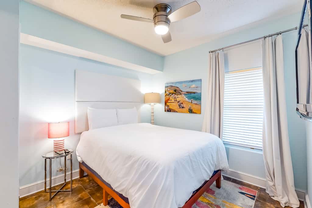 Gorgeous beachfront condo with beach access, 4 pools, hot tub, ocean views