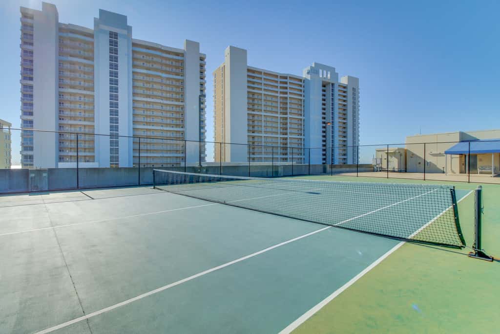 Gorgeous beachfront condo with beach access, 4 pools, hot tub, ocean views