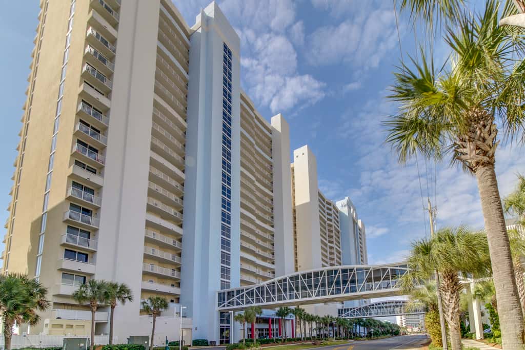 Gorgeous beachfront condo with beach access, 4 pools, hot tub, ocean views