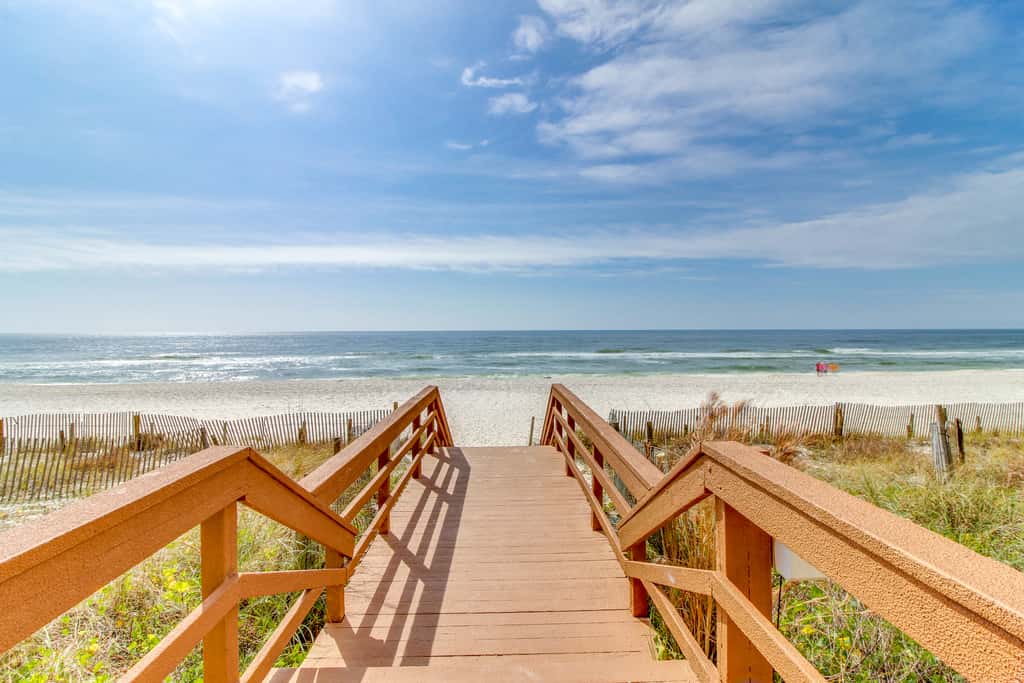 Gorgeous beachfront condo with beach access, 4 pools, hot tub, ocean views