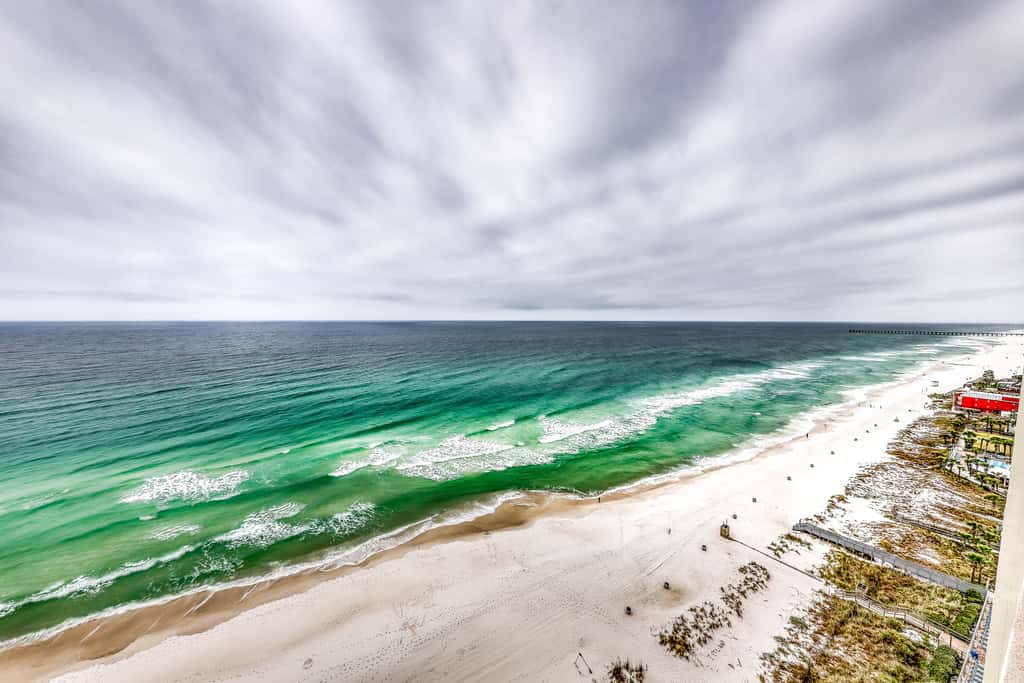 17th Floor Beachfront Condo with Free WiFi, Shared Pools, Hot Tub, Tennis, & Gym