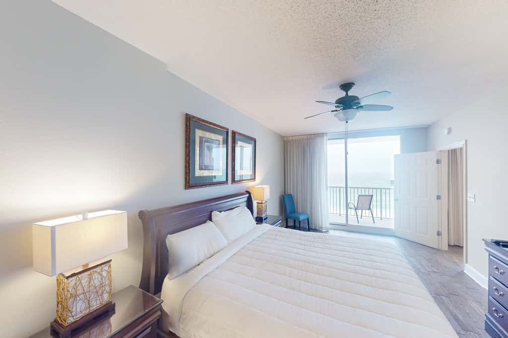 Gulf-front condo with 4 pools, movie theatre, game room, 3 hot tubs, tennis, W/D