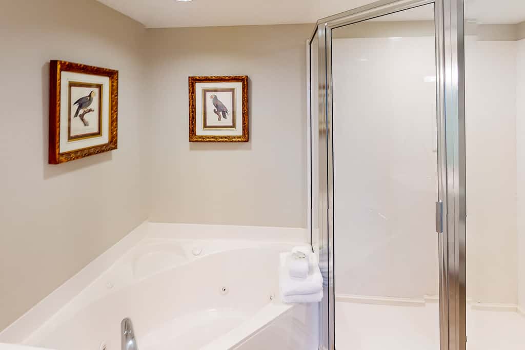 Gulf-front condo with 4 pools, movie theatre, game room, 3 hot tubs, tennis, W/D