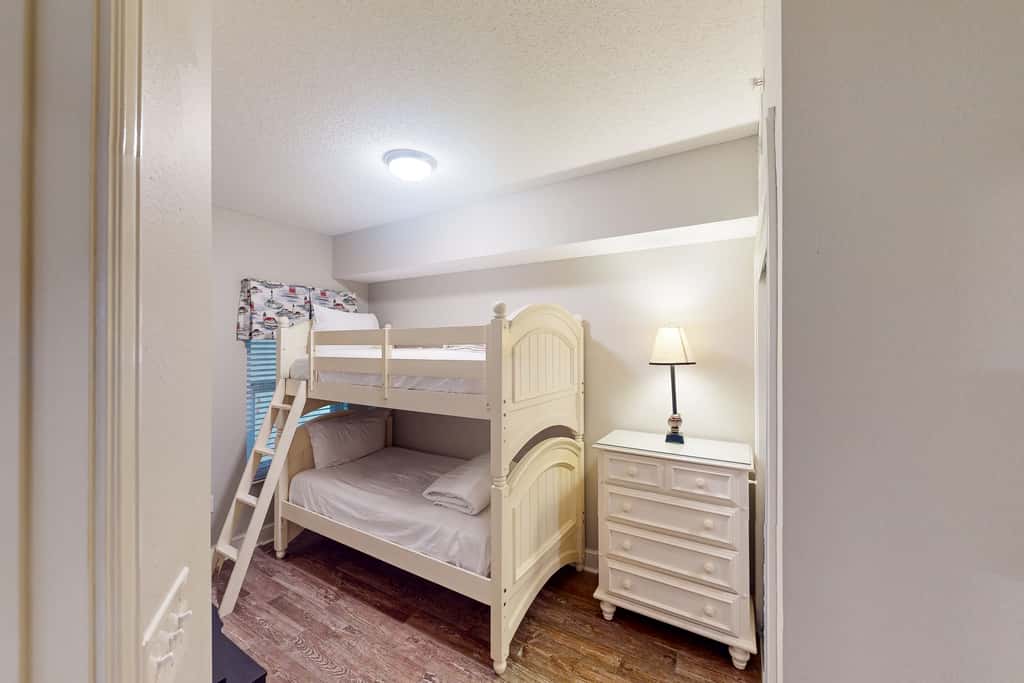 Gulf-front condo with 4 pools, movie theatre, game room, 3 hot tubs, tennis, W/D