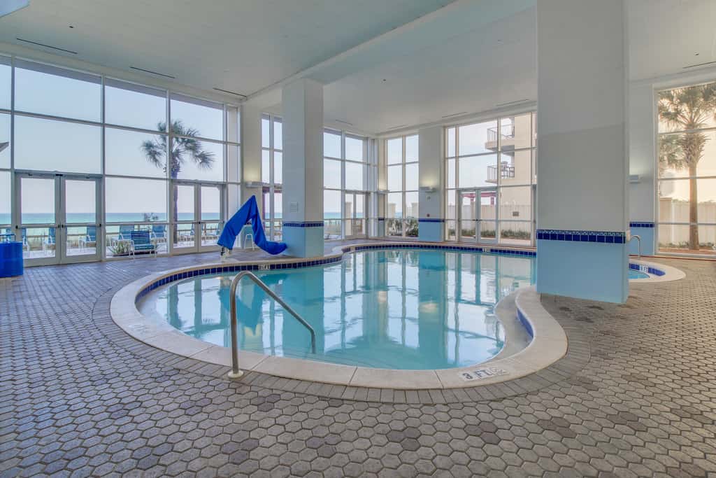 21st-floor condo in Gulf-front resort with pool, hot tub, washer/dryer, & AC