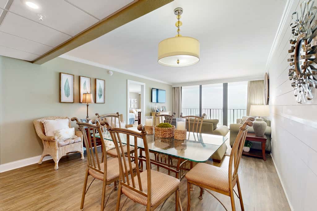 Gorgeous beachfront condo, shared & and beach access