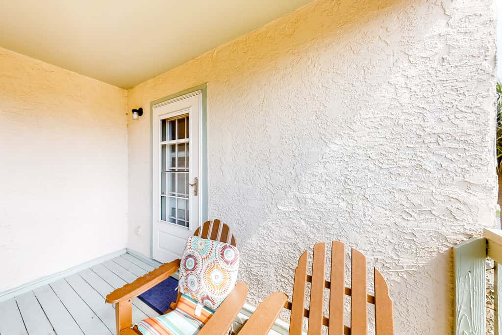 Bright Townhouse with Private Beach Access, Shared Pools, & Central AC
