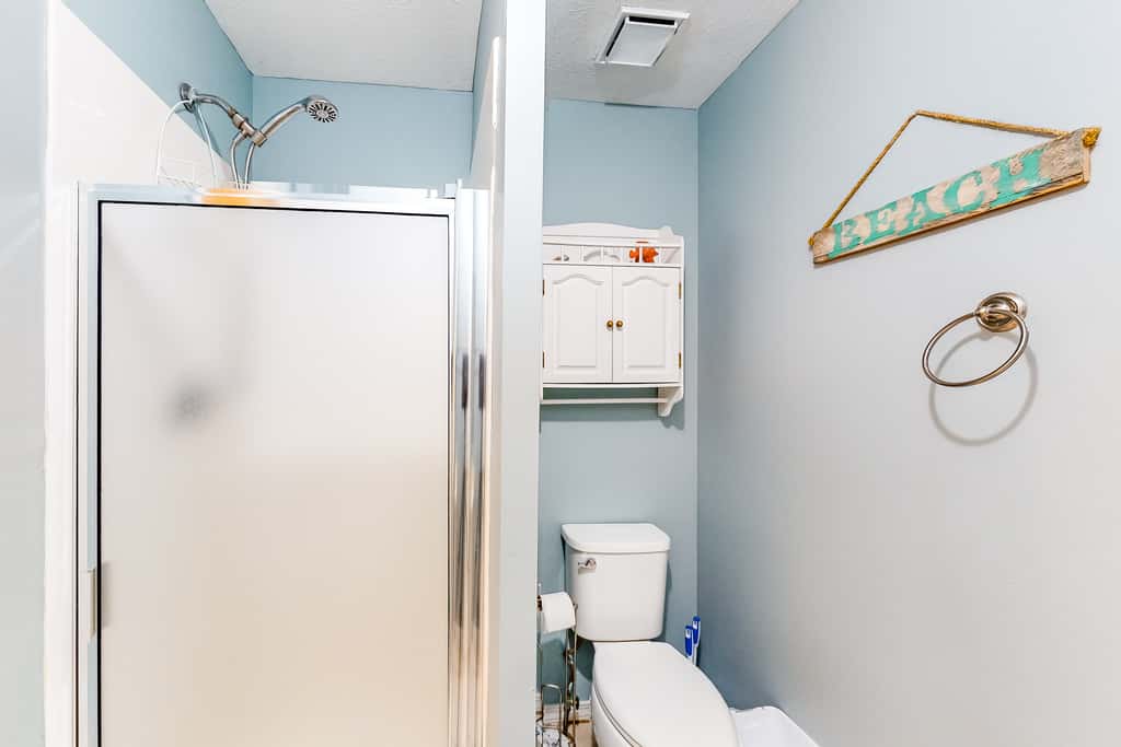 Bright Townhouse with Private Beach Access, Shared Pools, & Central AC