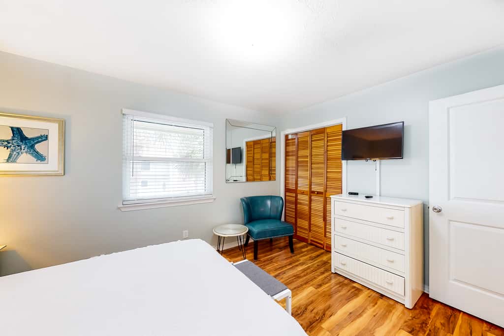 Bright Townhouse with Private Beach Access, Shared Pools, & Central AC