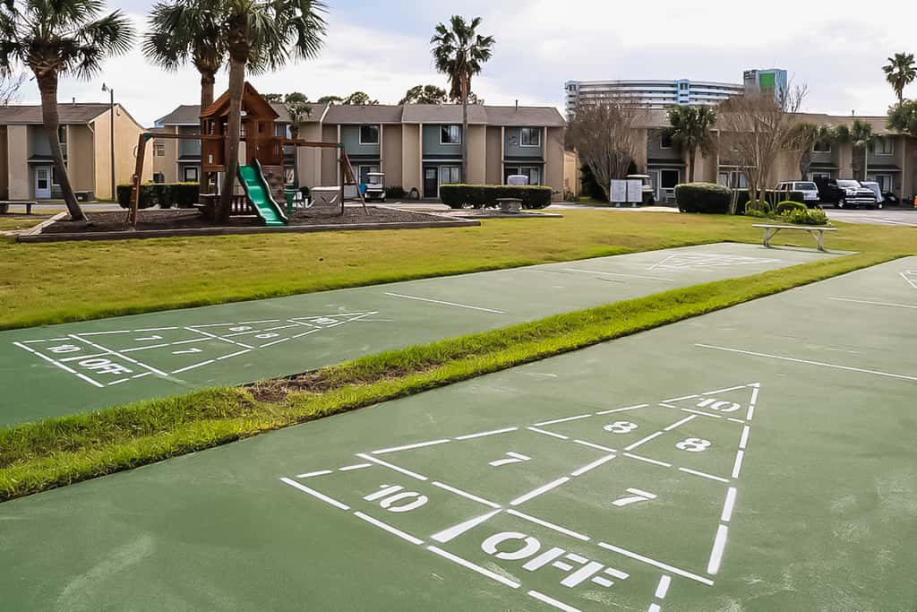 Bright Townhouse with Private Beach Access, Shared Pools, & Central AC
