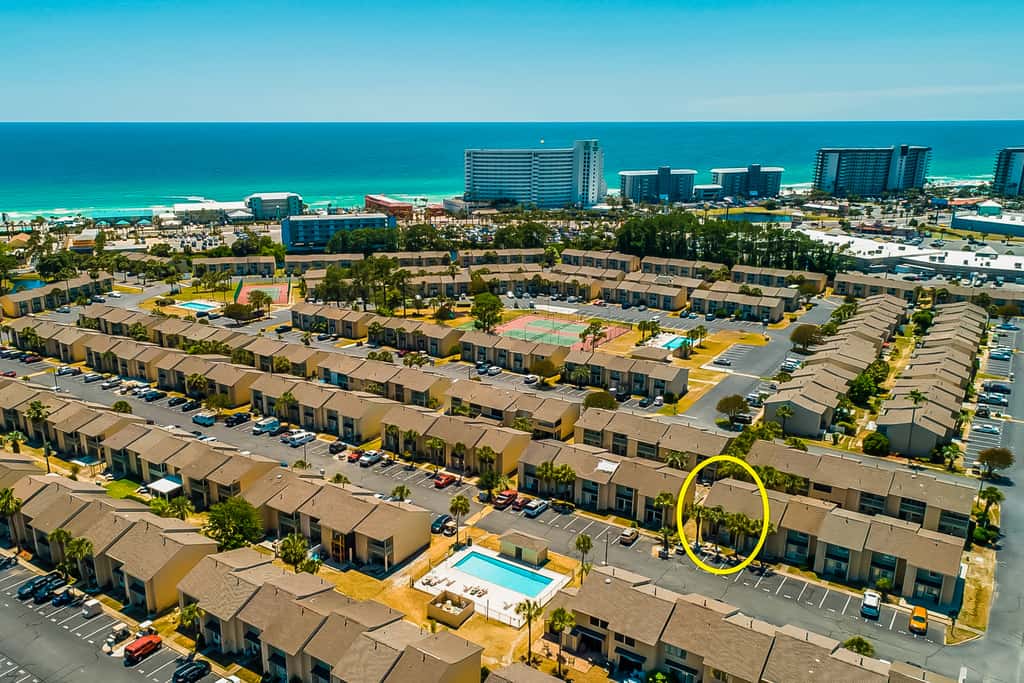 Bright Townhouse with Private Beach Access, Shared Pools, & Central AC