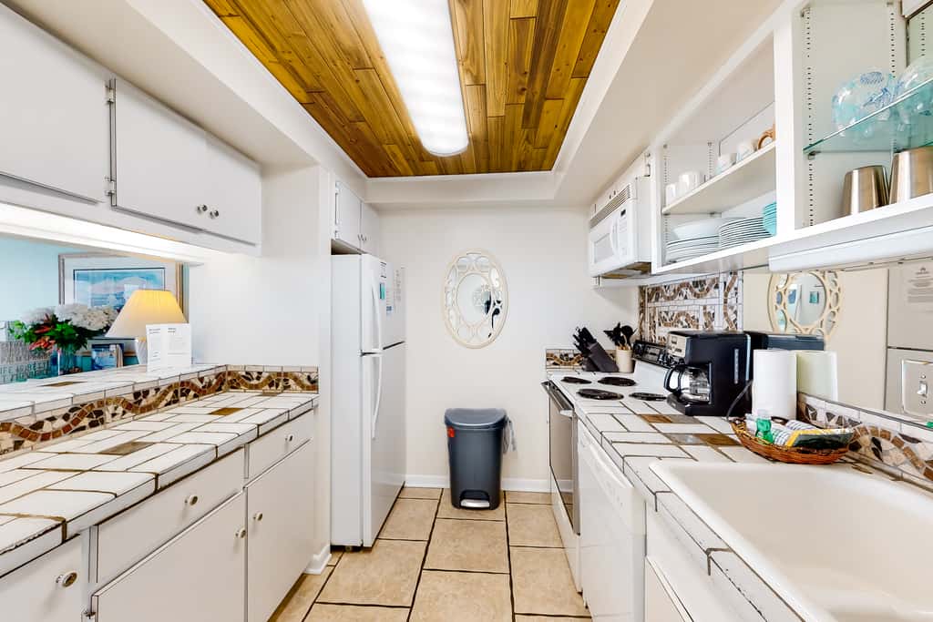 Coastal Gem w/ Beach & Pool Access, Oceanfront Views from Balcony, and Netflix