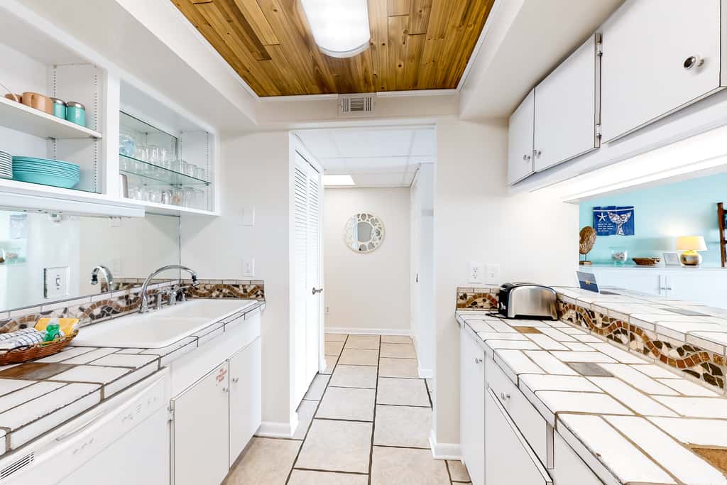 Coastal Gem w/ Beach & Pool Access, Oceanfront Views from Balcony, and Netflix