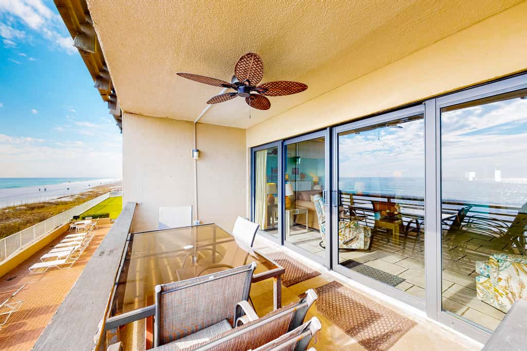Coastal Gem w/ Beach & Pool Access, Oceanfront Views from Balcony, and Netflix