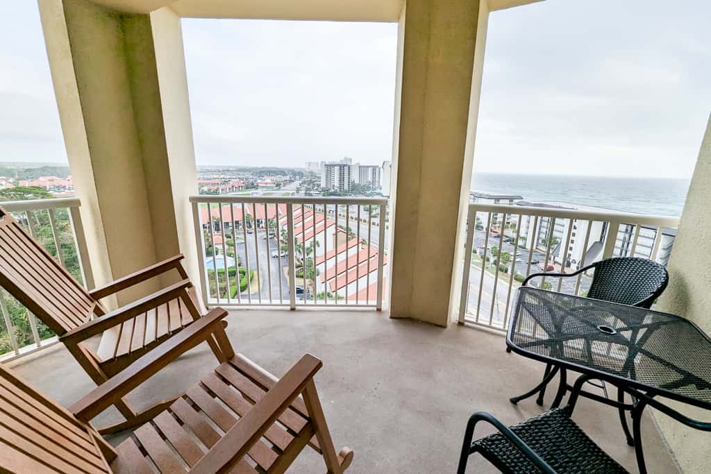 Wonderful gulf-view condo with a pool, hot tub & ocean-view balcony
