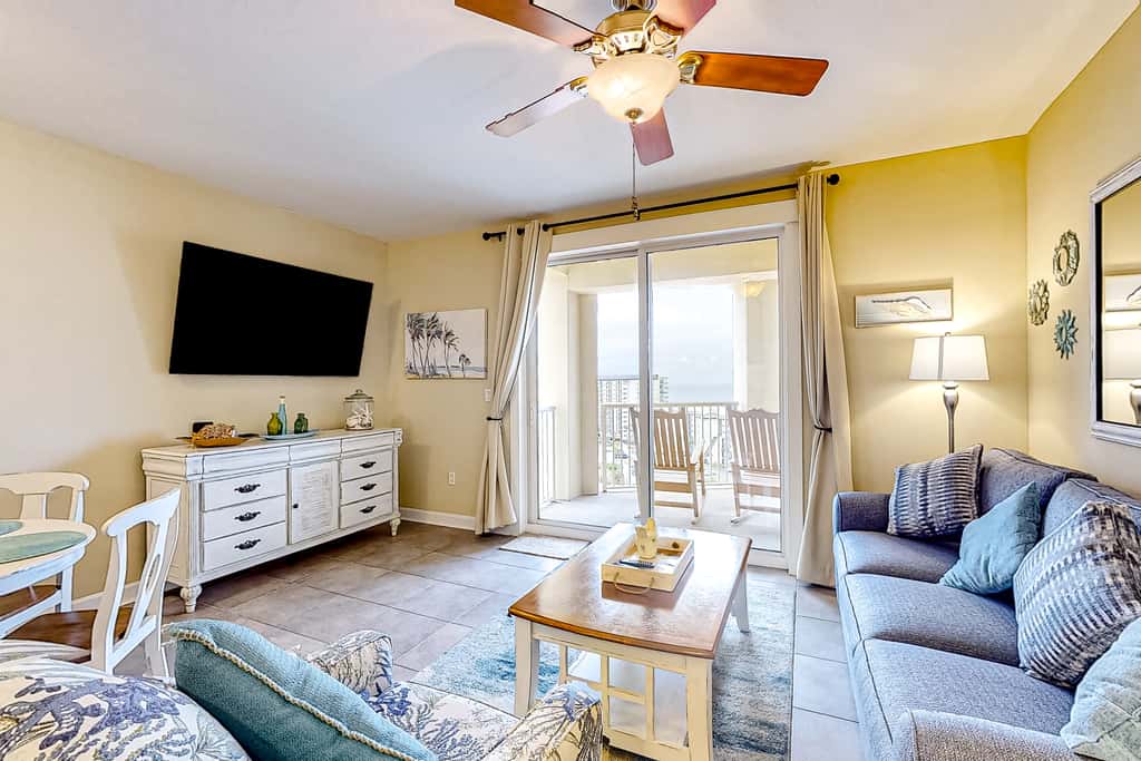 Wonderful gulf-view condo with a pool, hot tub & ocean-view balcony