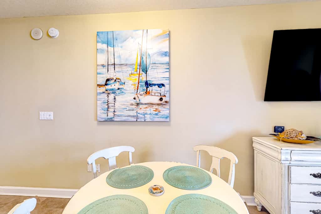 Wonderful gulf-view condo with a pool, hot tub & ocean-view balcony