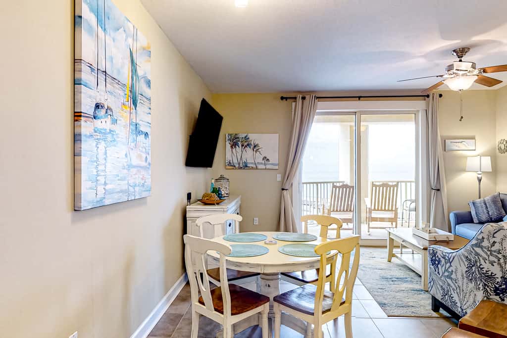 Wonderful gulf-view condo with a pool, hot tub & ocean-view balcony