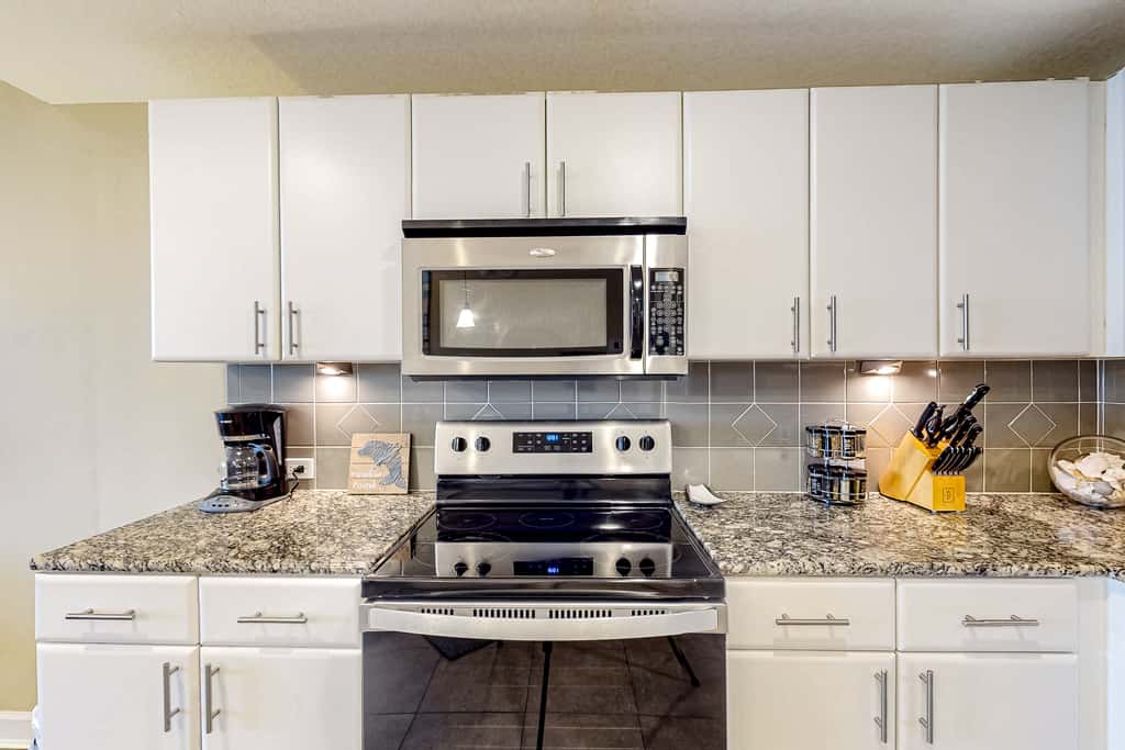 Wonderful gulf-view condo with a pool, hot tub & ocean-view balcony