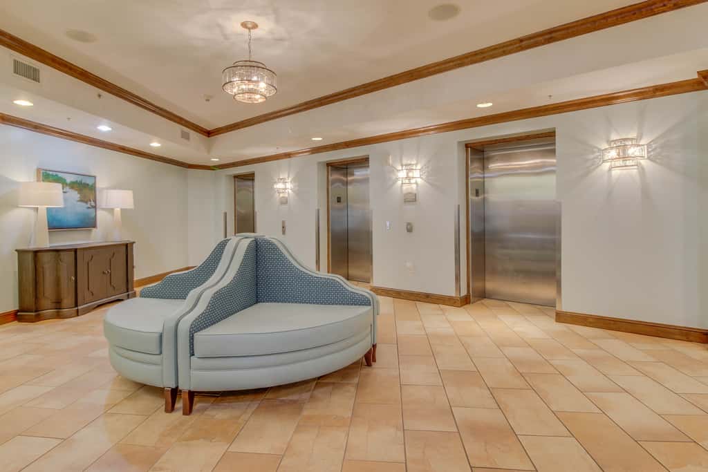 Wonderful gulf-view condo with a pool, hot tub & ocean-view balcony