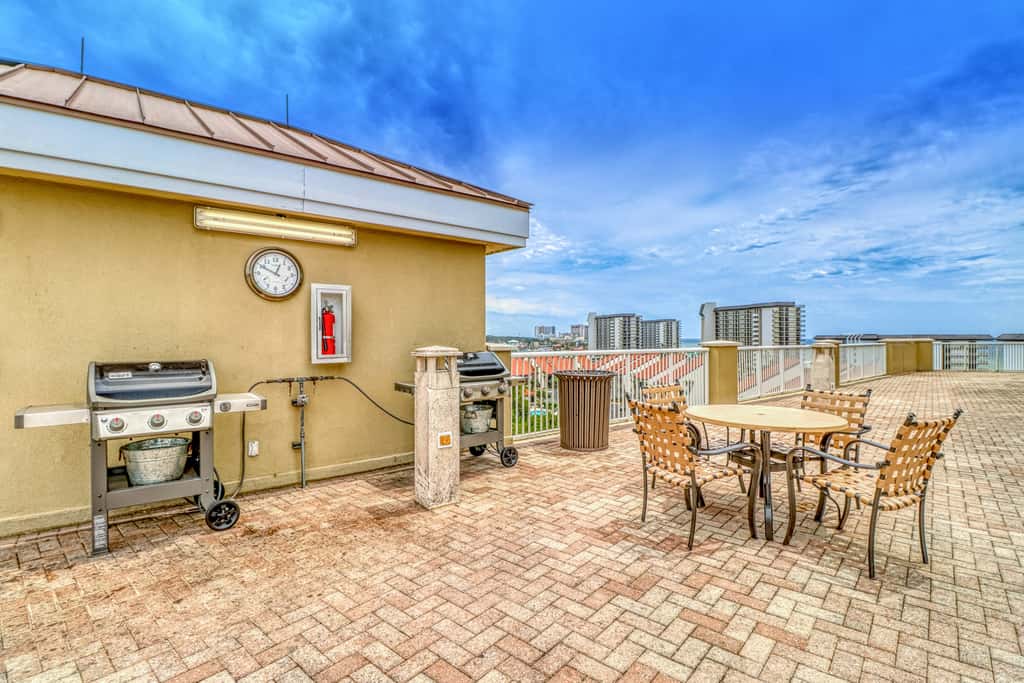 Wonderful gulf-view condo with a pool, hot tub & ocean-view balcony