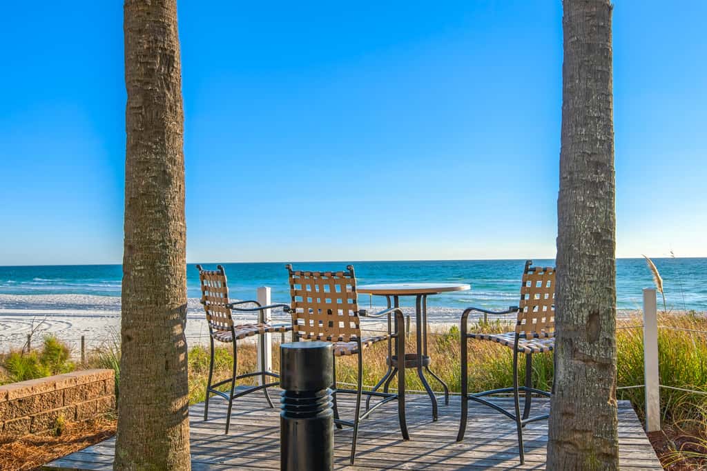 Wonderful gulf-view condo with a pool, hot tub & ocean-view balcony