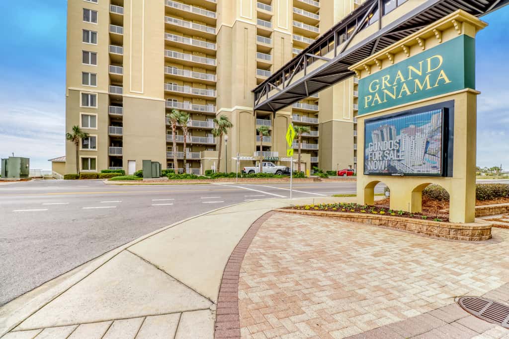 Wonderful gulf-view condo with a pool, hot tub & ocean-view balcony