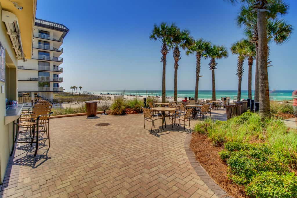 Wonderful gulf-view condo with a pool, hot tub & ocean-view balcony