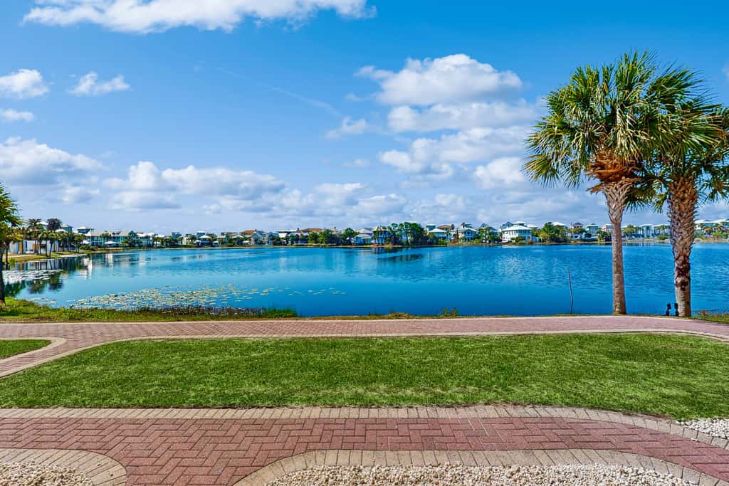 Gorgeous coastal home with plenty of space shared pool and easy beach access