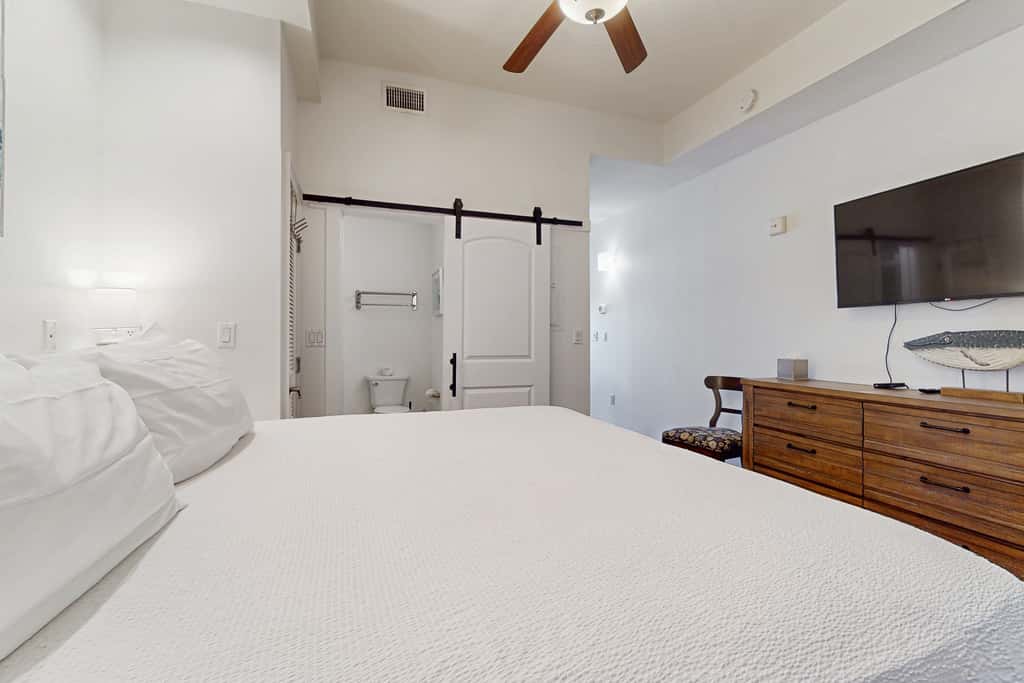 Gorgeous coastal home with plenty of space shared pool and easy beach access