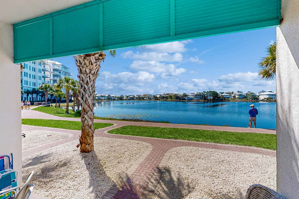 Gorgeous coastal home with plenty of space shared pool and easy beach access