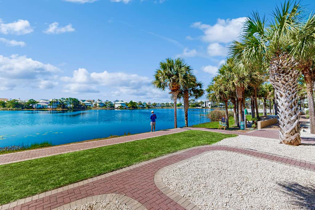 Gorgeous coastal home with plenty of space shared pool and easy beach access