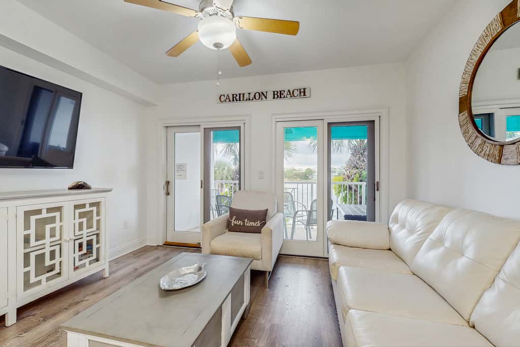 Upscale condo with pools, private beach access, hot tubs & tennis - dog-friendly